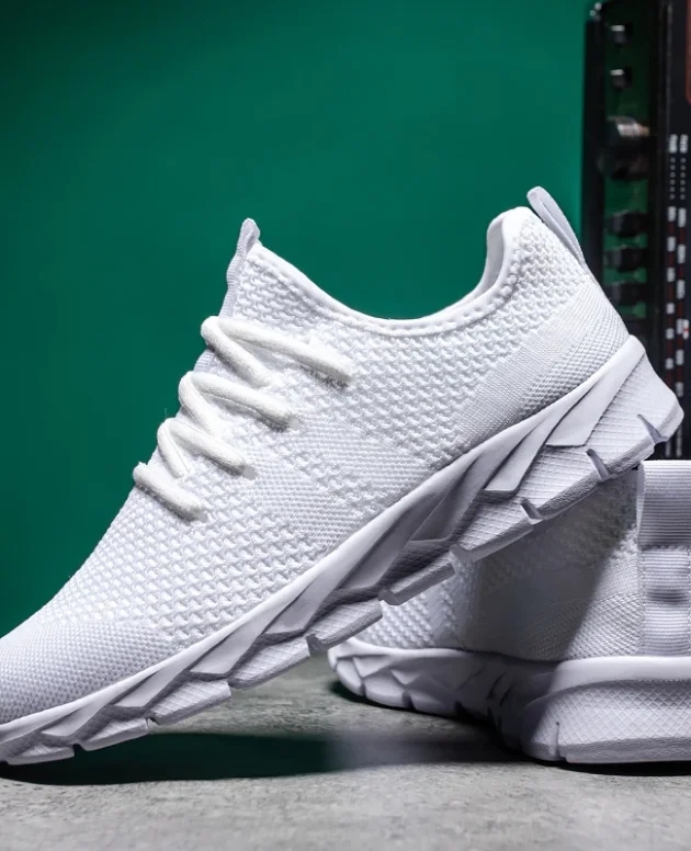 Men Sneakers Breathable light Running Shoes Four Seasons plus size Classic Casual Sports Shoes Platform Sneaker walking shoes