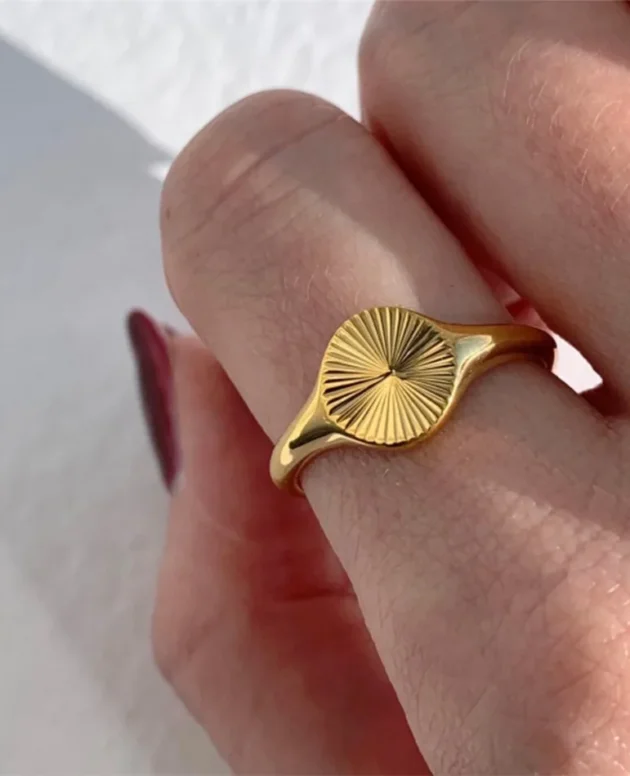High Quality Wave Rings for Women Minimalist Dainty Rays Texture Circle Ring Stainless Steel Signet Chunky Dome Ring Jewelry